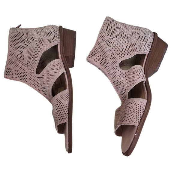 Lucky Brand Sicole Gladiator Sandals - Picture 12 of 16